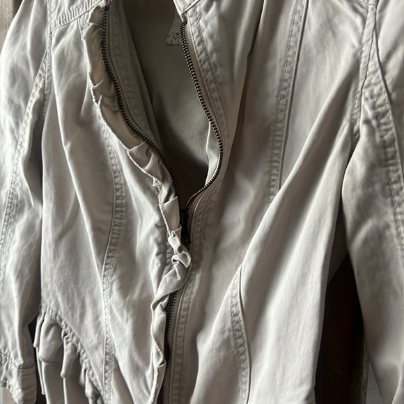 Tan zip up jacket - size small - Picture 3 of 6